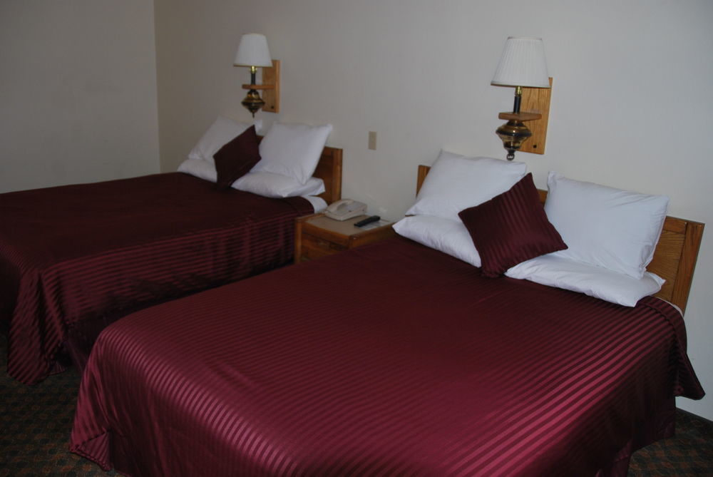 National 9 Mount Nebo Motel Nephi Bagian luar foto
