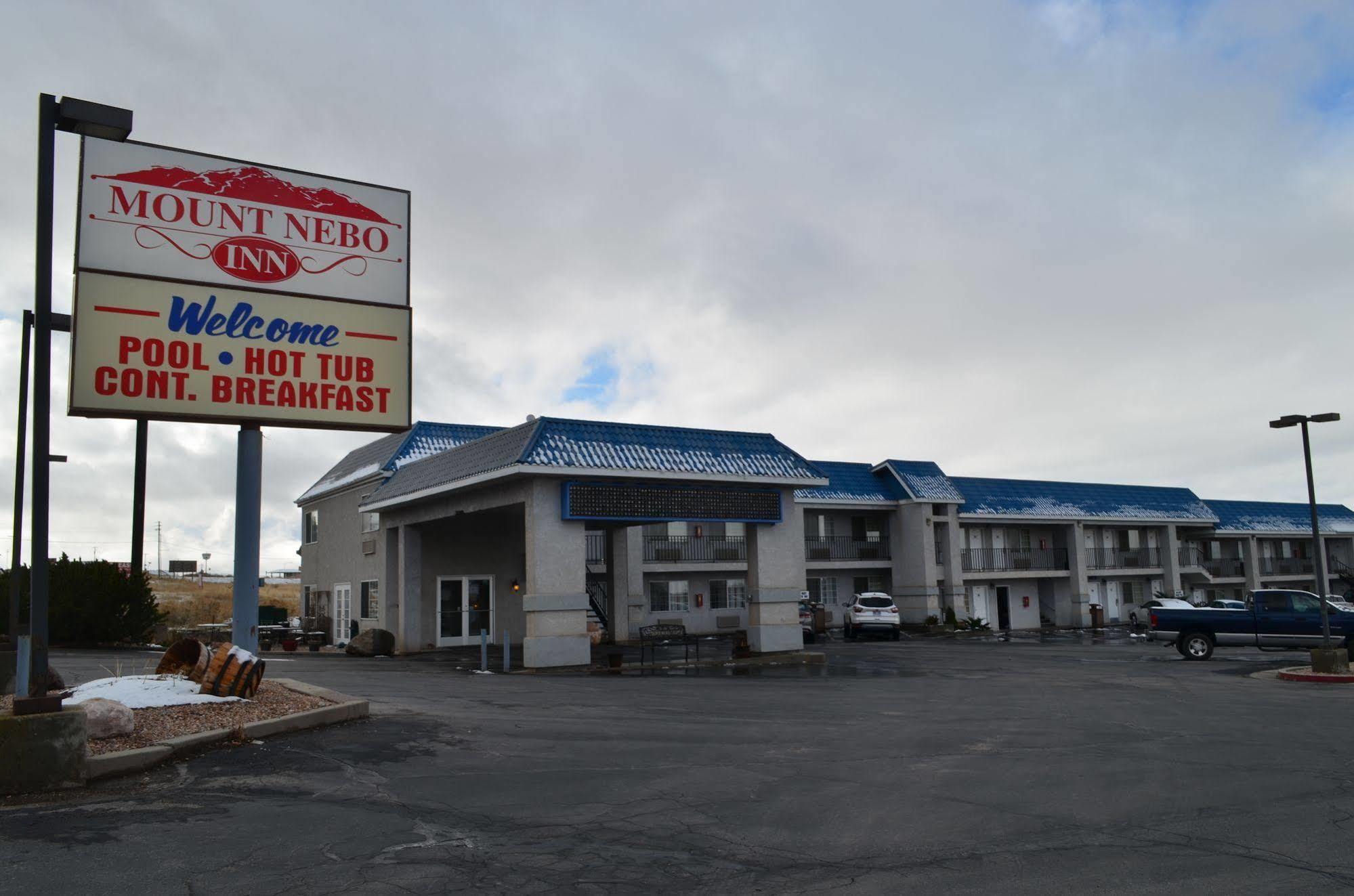 National 9 Mount Nebo Motel Nephi Bagian luar foto
