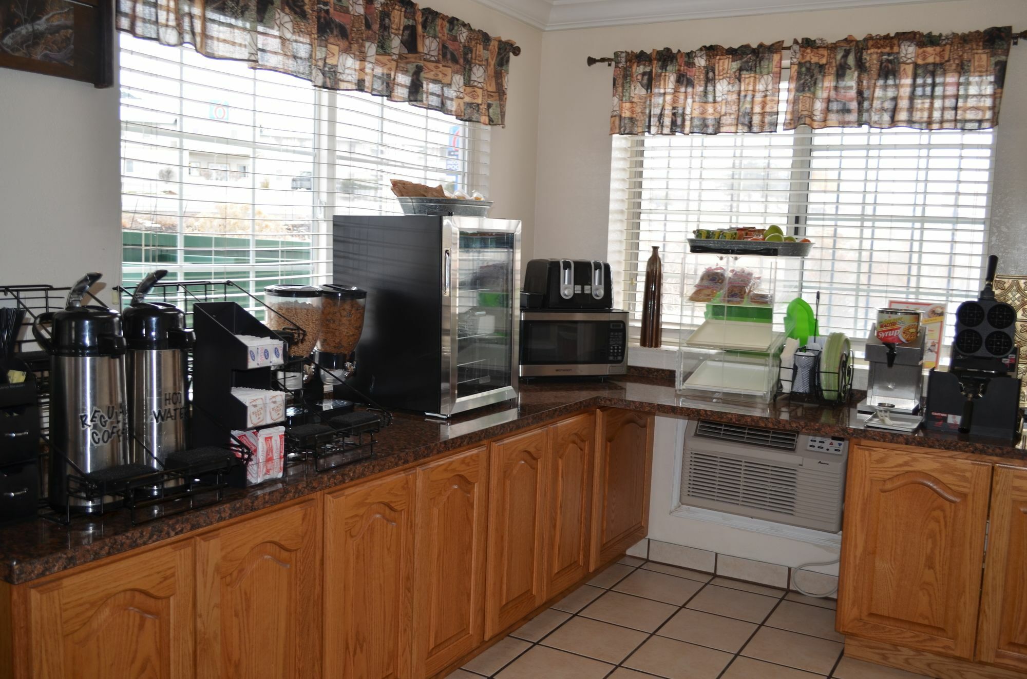 National 9 Mount Nebo Motel Nephi Bagian luar foto